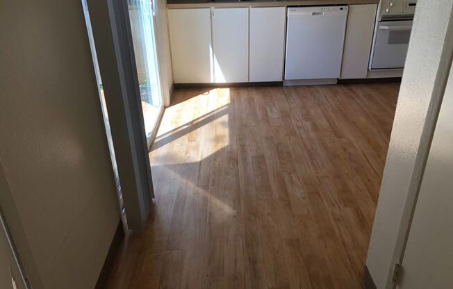 2 beds, 1 bath, 850 sqft, $1,175, Unit 39