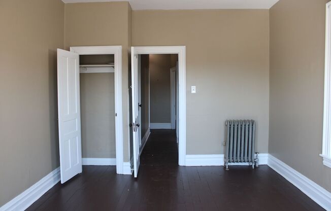 3 beds, 1 bath, $1,275