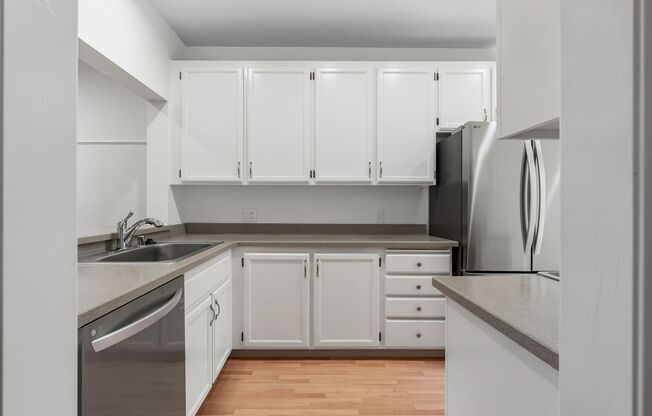 Spacious 2BR/2.5BA Townhome in Prime Milpitas Location – Available Now!