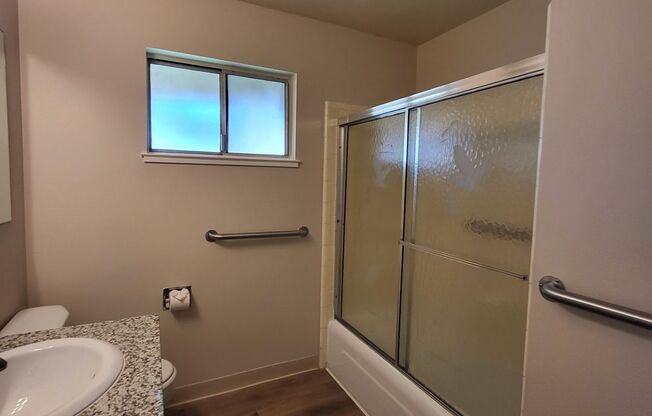 3 beds, 2 baths, 1,500 sqft, $2,200, Unit 4482