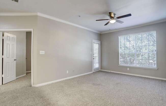 1 bed, 1 bath, 819 sqft, $1,139