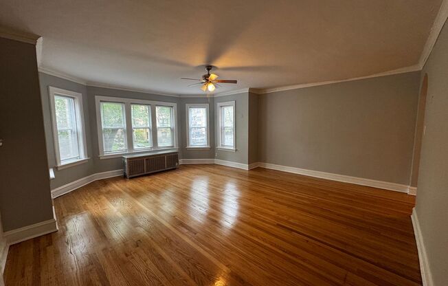 6437 Leavitt