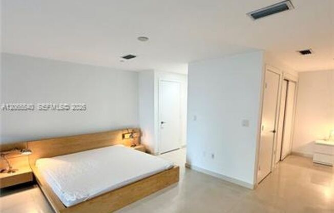 1 bed, 1.5 baths, $3,100, Unit # 206