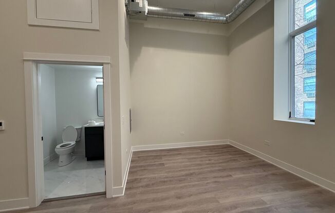 1 bed, 1.5 baths, 689 sqft, $3,375, Unit 208