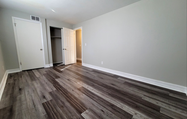 2 beds, 1 bath, $1,195, Unit 4440  Flowerdale Apt D