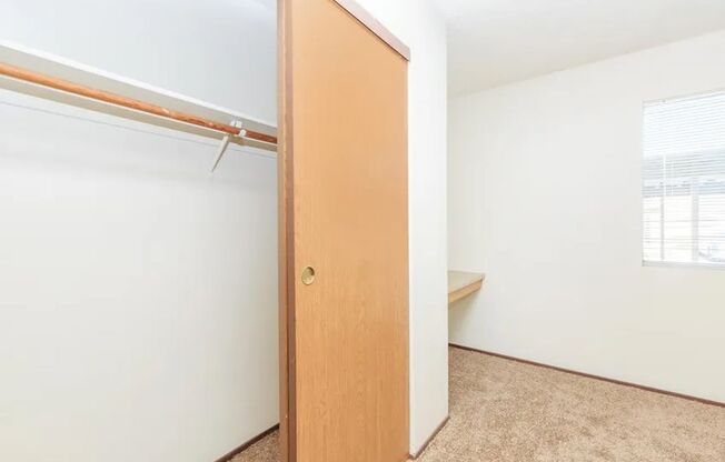 1 bed, 1 bath, 800 sqft, $1,265, Unit 240