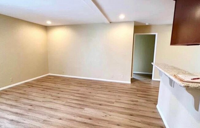 314 SHADY LN