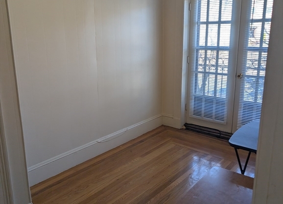 1 bed, 1 bath, 400 sqft, $1,700, Unit 5A