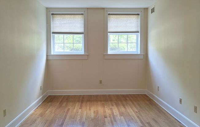 1 bed, 1 bath, 500 sqft, $1,600, Unit O-102