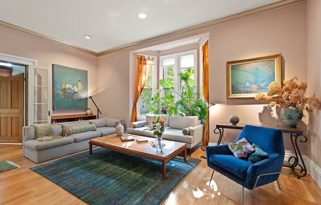 32 Hawthorn St Apt 2