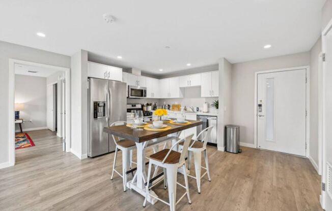 2 beds, 2 baths, 950 sqft, $3,995, Unit 306