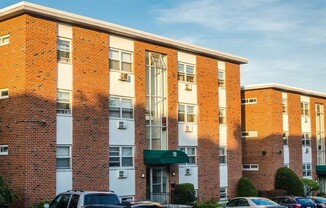 10 Commonwealth Ct