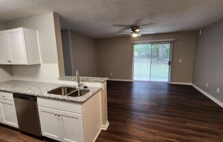 2 beds, 2 baths, $1,299, Unit C4