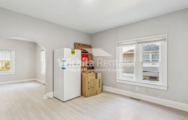 1038 S ELLIS