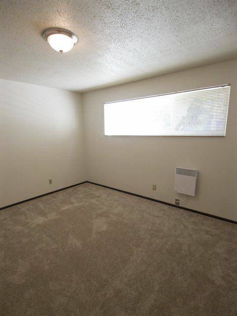 2 beds, 1 bath, 850 sqft, $2,100, Unit Unit 302