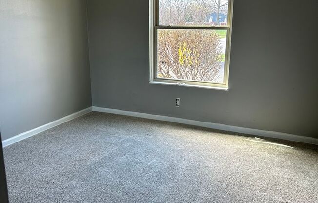 2 beds, 1 bath, 889 sqft, $1,100, Unit 6909-A