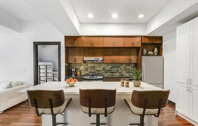 2 beds, 2 baths, $6,250, Unit 309