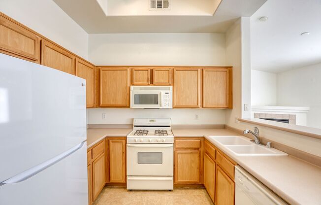 2 beds, 2 baths, $1,550, Unit # 201