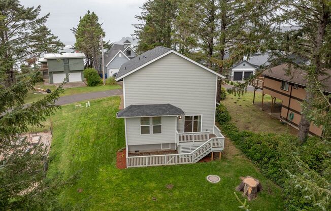 Beautiful Home in Depoe Bay!