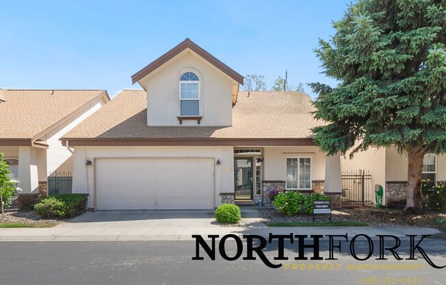 Beautiful 3-Bedroom Townhome in Garden City