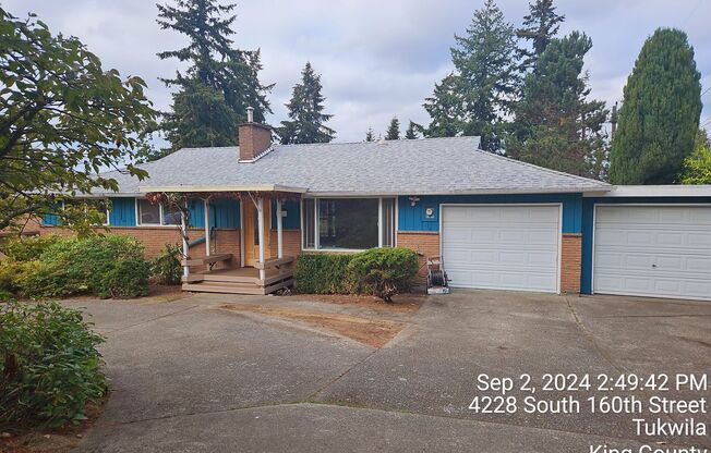 SeaTac daylight rambler - large home for rent - 4 bedrooms 2 bathrooms with 2 kitchens - Available now!