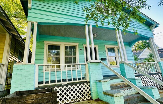 DOWNTOWN - 2 Bedroom - Big House! MOVE IN SPECIAL ~ $500 OFF!