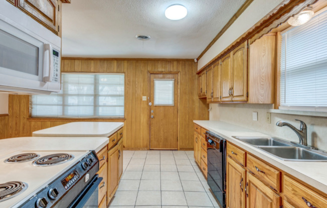 4401 ASTOR DR