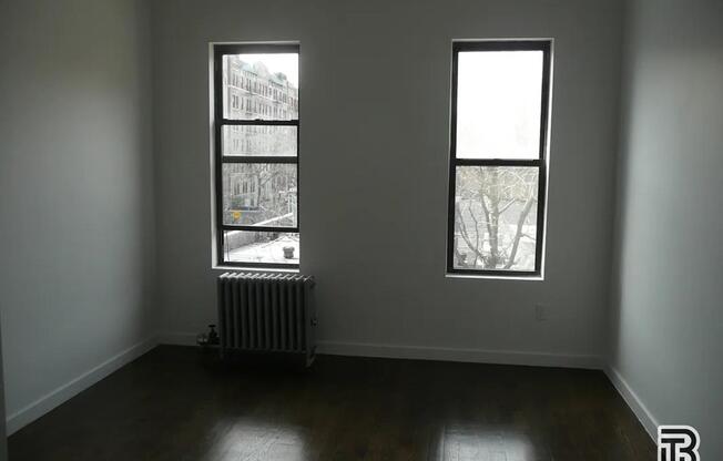886 Franklin Ave.