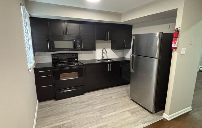 2 beds, 1 bath, 690 sqft, $1,550, Unit A2