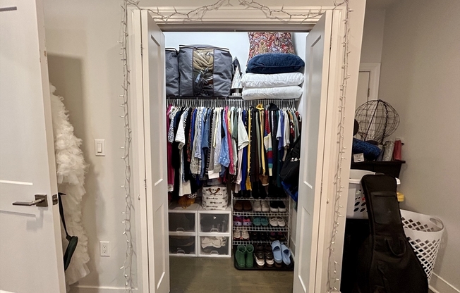 1 bed, 1 bath, 800 sqft, $3,100, Unit 8