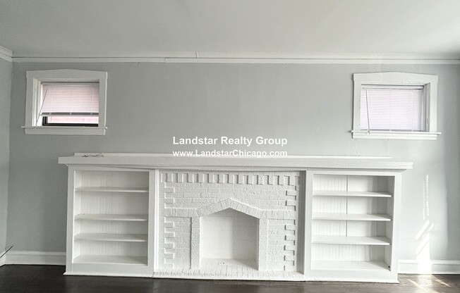 1030 E HYDE PARK BLVD