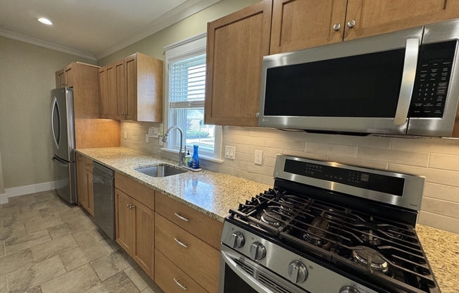 338 Pleasant St