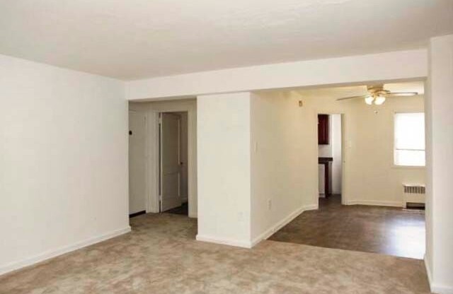 1 bed, 1 bath, 700 sqft, $1,149, Unit A23