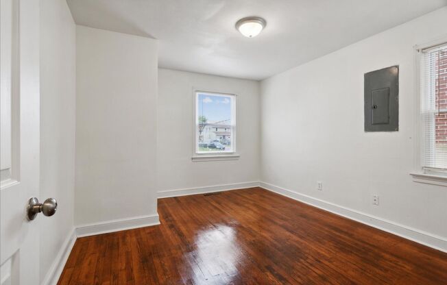 2 beds, 1 bath, $1,550