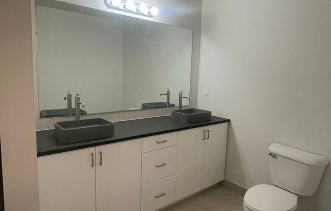 1 bed, 1 bath, 794 sqft, $1,293, Unit 009