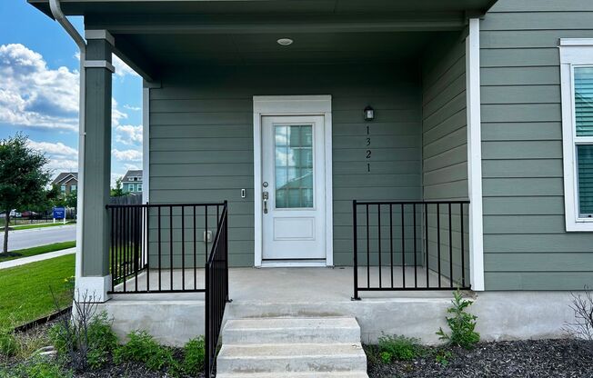 2021 4/2.5 house in Devine Lake
