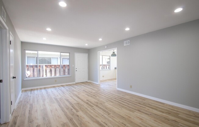 Beautiful Remodeled 2 Bed/1 Bath Duplex in Sunnyvale - Near Google, Apple, LinkedIn - This is a MUST SEE!