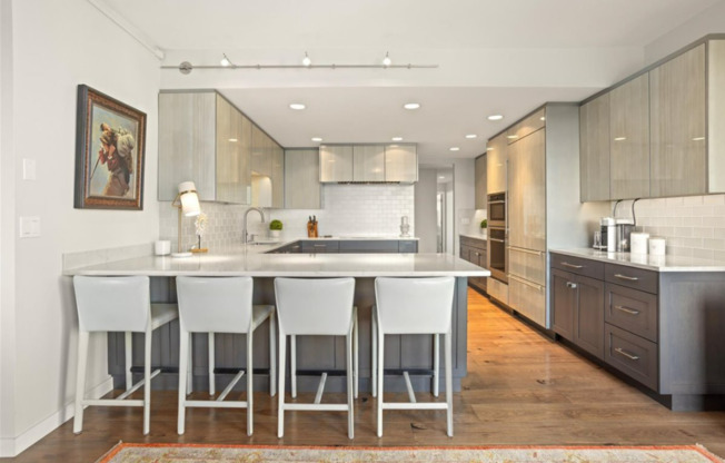 3 beds, 2 baths, $5,750, Unit # 1742