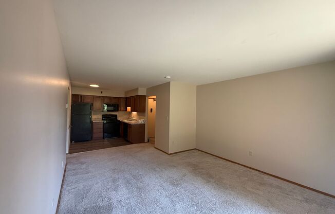 Indian Village Apartments - 1 bed 1 bath ground floor with patio