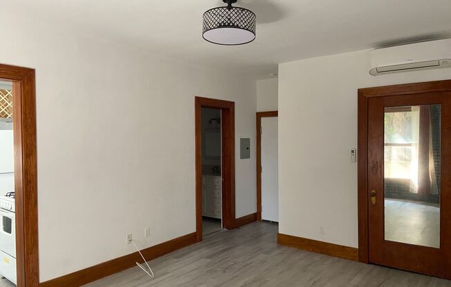 Studio, 1 bath, 325 sqft, $1,475, Unit I206