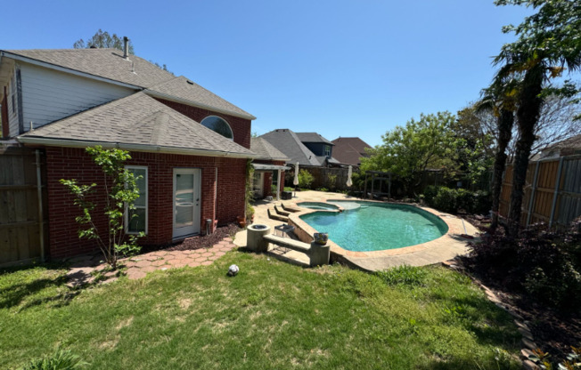 8001 STONEHAVEN LN