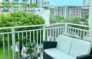2275 Biscayne Blvd