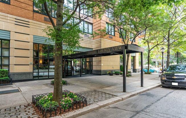 1 bed, 1 bath, 700 sqft, $5,250, Unit 19F