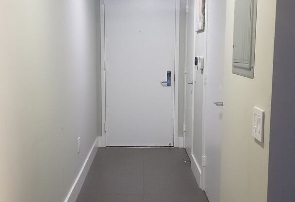 Brickell on the River 1 bed / 1.5 Unit with New appliances, washer & dryer, extra closet space.