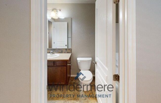 2 beds, 1 bath, 880 sqft, $1,495, Unit chin297-1