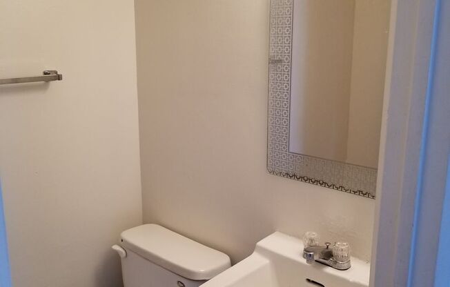 1 bed, 1 bath, 450 sqft, $1,225, Unit 121-9C