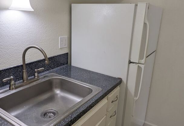 1 bed, 1 bath, 700 sqft, $1,295, Unit #21