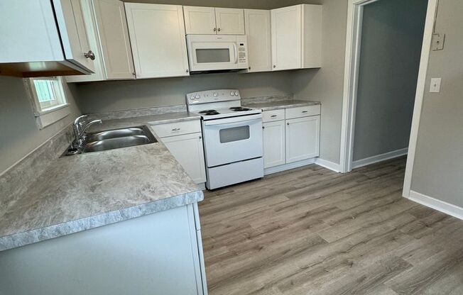 2 beds, 1 bath, $1,425