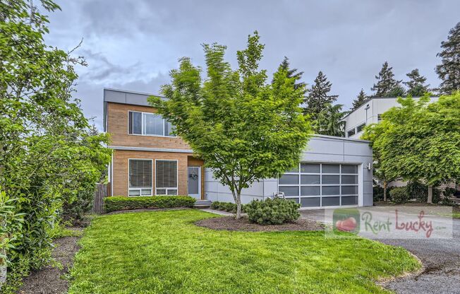 Spectacular 5-Bedroom Seattle Home in Pinehurst w/2-Car Attached Garage!!