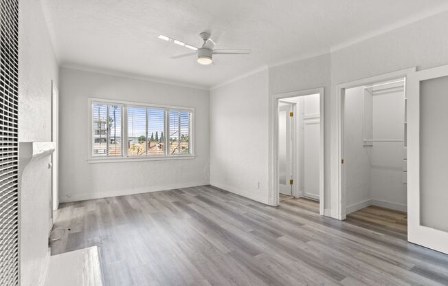 608 W 6th Street